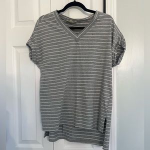 V necked striped short sleeve tunic